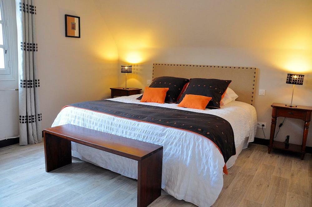 Au Jardin De Lisa Bed & Breakfast Cherreau Dış mekan fotoğraf