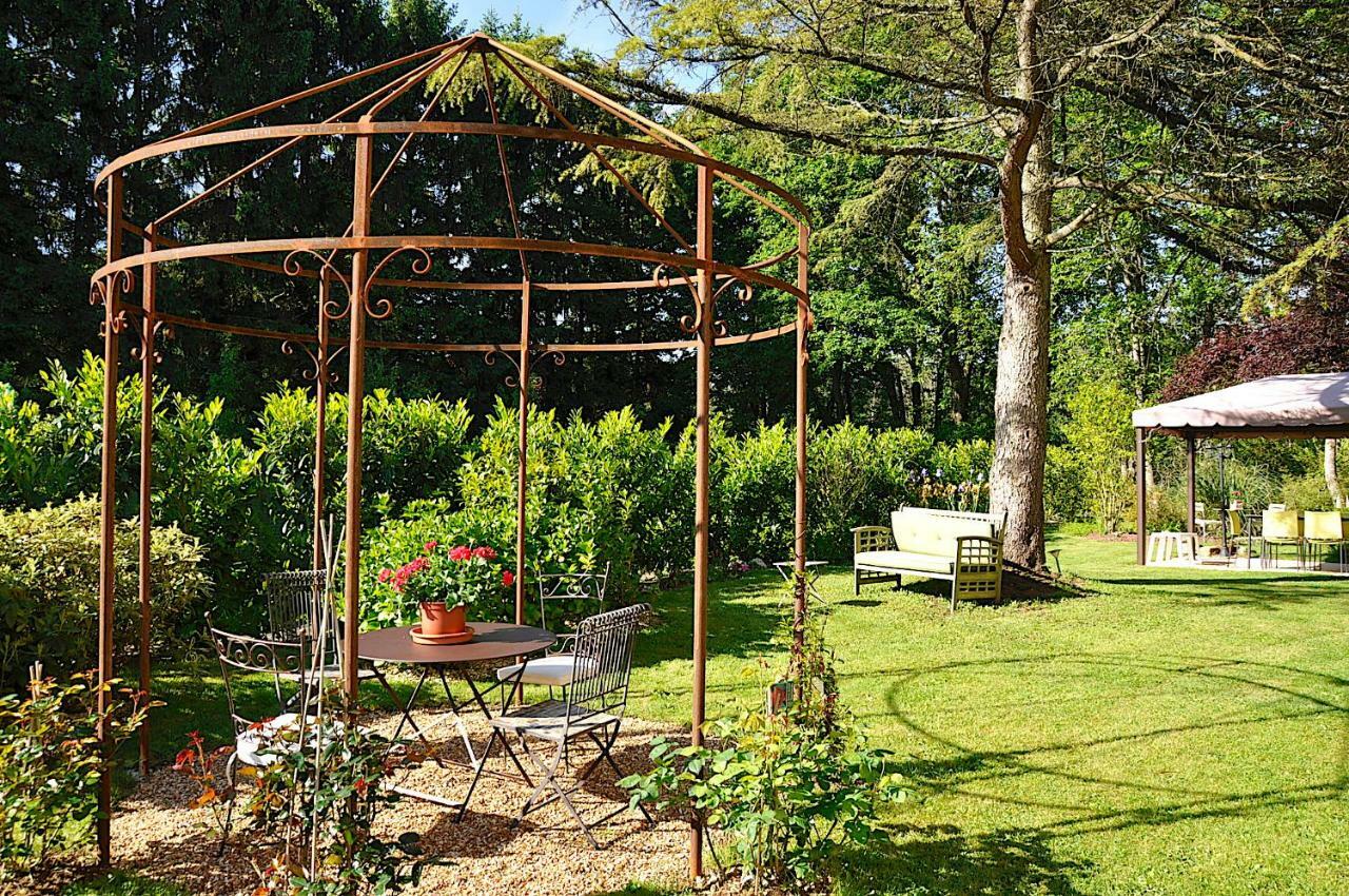 Au Jardin De Lisa Bed & Breakfast Cherreau Dış mekan fotoğraf