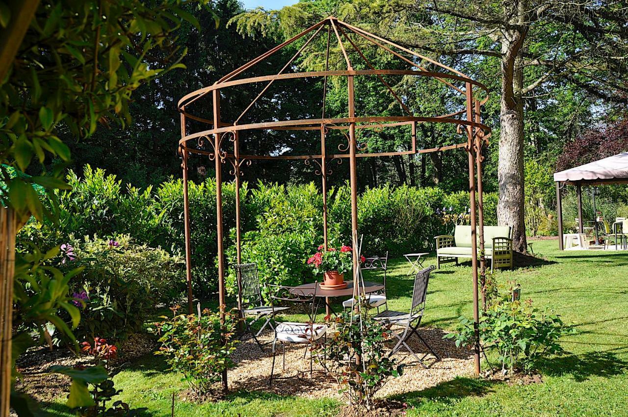 Au Jardin De Lisa Bed & Breakfast Cherreau Dış mekan fotoğraf