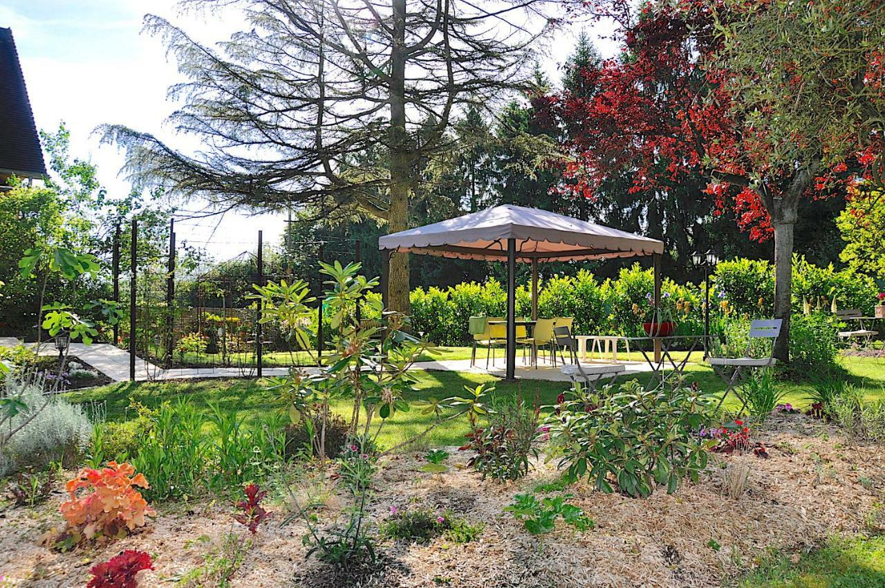 Au Jardin De Lisa Bed & Breakfast Cherreau Dış mekan fotoğraf